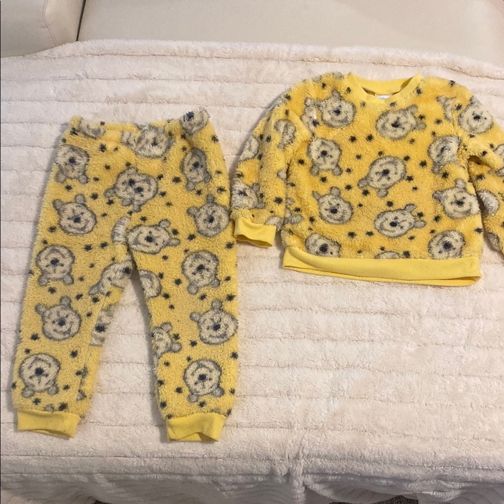 Disney Winnie The Pooh Yellow Fleece Pajama Set 4T